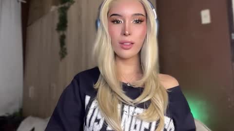 EVA GLASSCOTT online show from March 11, 11:26 pm