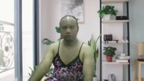 yours online show from February 8, 3:07 pm