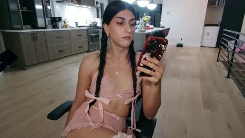 babygirlmami online show from January 11, 1:34 am