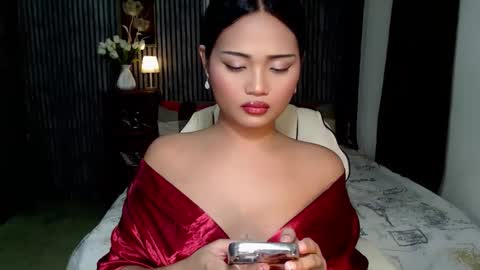 IG Lisa Avery Monroe online show from April 5, 2:15 pm