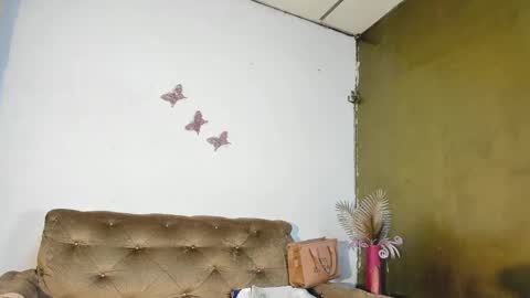 THE QUEEN online show from January 19, 2:04 am