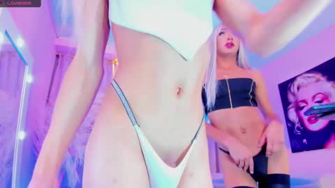 Paris And Friend. online show from January 26, 3:38 am