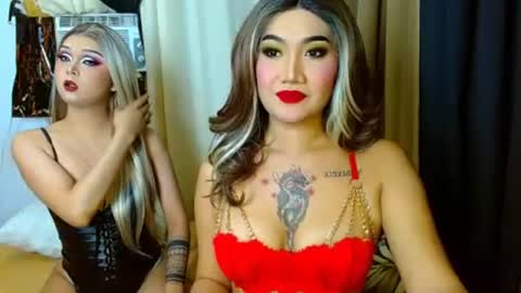 tiarrafoxs online show from December 26, 3:10 pm