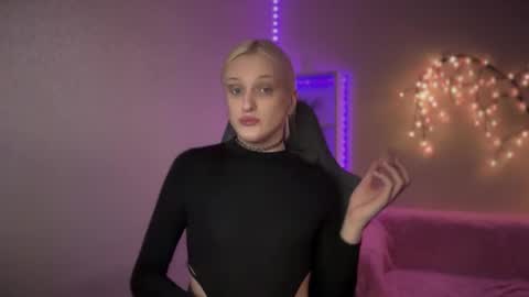 Amira online show from November 3, 9:08 am