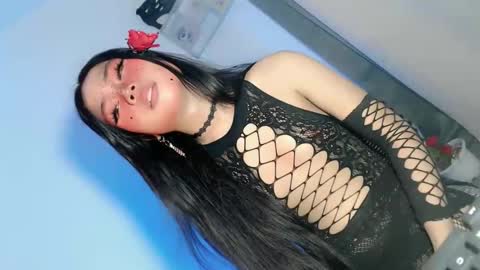 tight_elliana online show from December 18, 8:58 pm