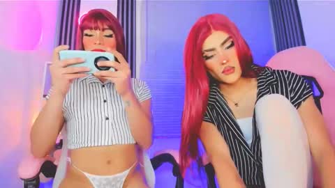 Snapshot of timmy_boyy chatting on September 29, 1:49 am Hallie And Annie online show from September 29, 1:49 am