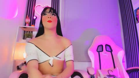 Hallie And Annie online show from February 13, 11:56 pm