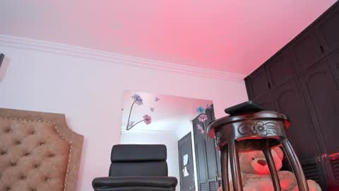 Snapshot of trannypartner chatting on October 19, 8:23 pm Juliana Giiraldo online show from October 19, 8:23 pm