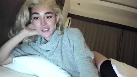 ALMIGHTY GODDESS VALENTINA online show from April 16, 5:02 pm