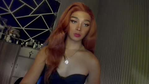 Ms Ella online show from December 23, 3:23 pm