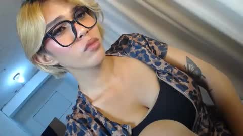 billie online show from November 8, 1:17 am