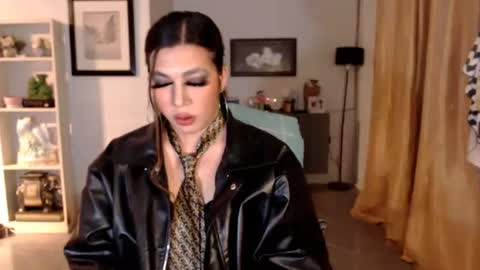 tsbigmilk online show from February 6, 9:37 am