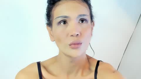 MA NI KA online show from December 25, 7:45 pm