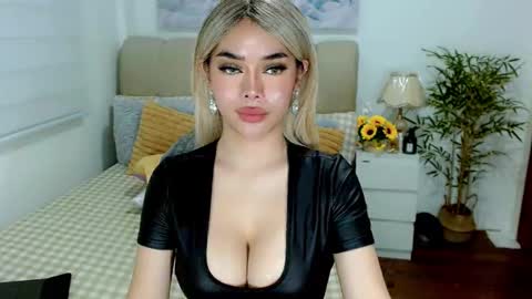 Graciella online show from November 28, 7:10 am