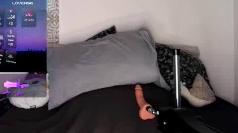 Jade Snail online show from February 9, 11:36 pm