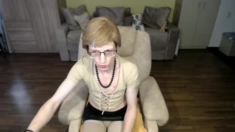 Clementine online show from March 16, 8:07 am