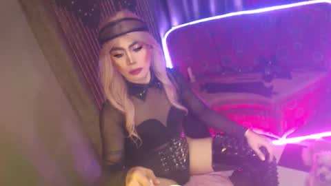 MISS ANNA online show from January 18, 1:08 pm