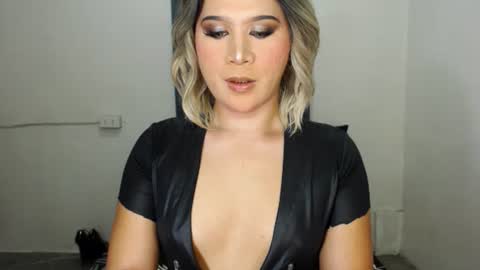 Zoe online show from February 2, 11:51 am