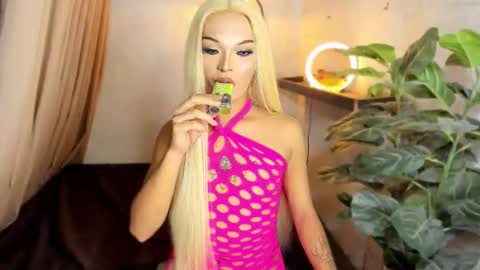 jhaii online show from October 6, 6:41 pm