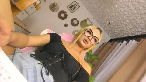 jhaii online show from February 25, 10:58 pm