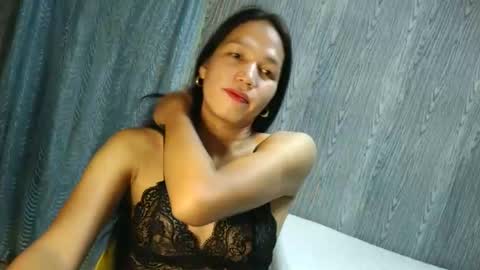 queen julia not into CHEAPGUY online show from November 8, 1:22 pm