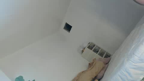 KIM online show from April 9, 2:35 am