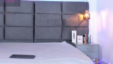 valentino moon online show from September 28, 3:27 am