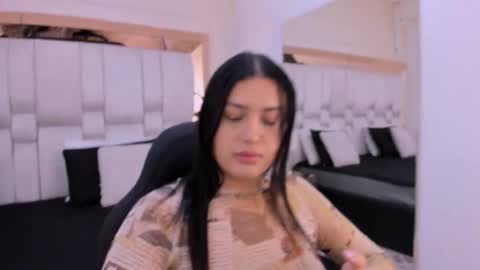 valerycooper23 online show from December 18, 9:20 pm