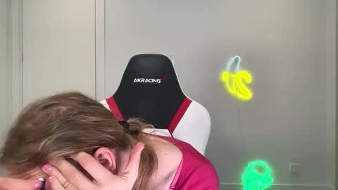 VelvetTGirl online show from February 16, 7:01 pm