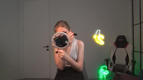 VelvetTGirl online show from March 27, 5:03 pm