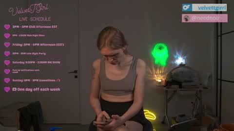 VelvetTGirl online show from April 17, 2:14 am