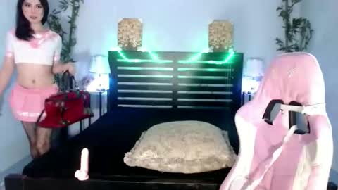 Snapshot of wetcumnaughty69_rihanna chatting on October 12, 4:09 pm Rihanna online show from October 12, 4:09 pm