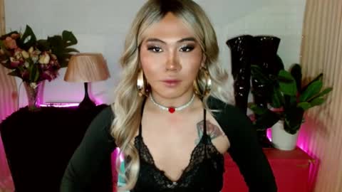 Lianelaiza online show from December 19, 4:07 am