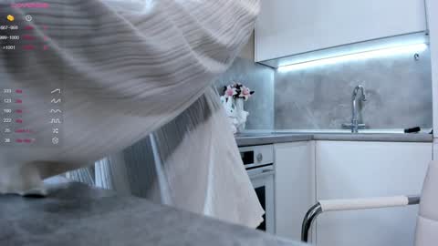 Zara online show from December 5, 5:10 am