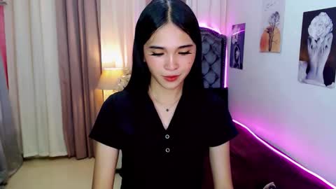 Snapshot of xairah_doux chatting on October 4, 4:35 am xairah_doux online show from October 4, 4:35 am