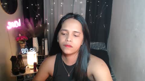 lorainne online show from January 3, 4:59 pm