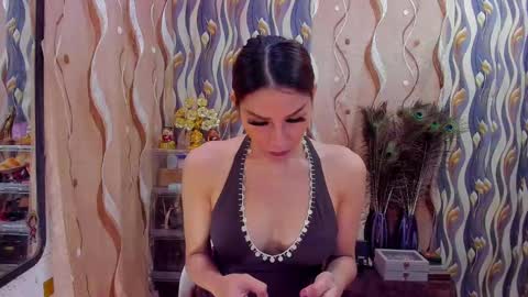 diana loves you online show from January 12, 8:47 am