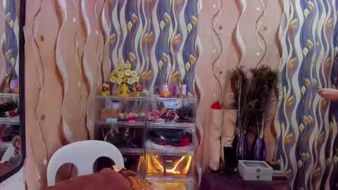 diana loves you online show from January 14, 9:13 am