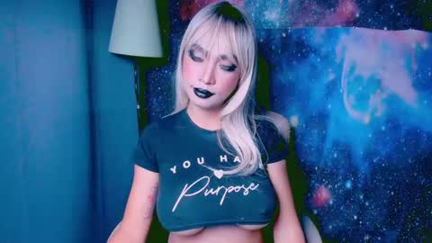 Lara online show from March 6, 10:33 pm