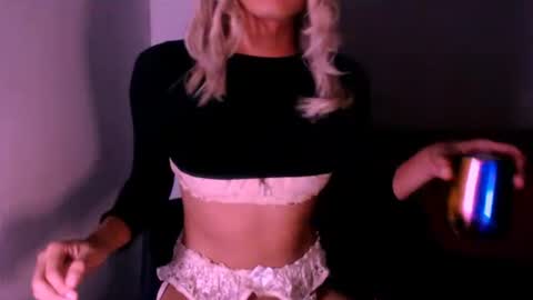 Snapshot of xxxanonymousloverxxx chatting on October 9, 5:53 am Chiara online show from October 9, 5:53 am