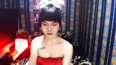  Zoey  online show from December 5, 7:00 pm