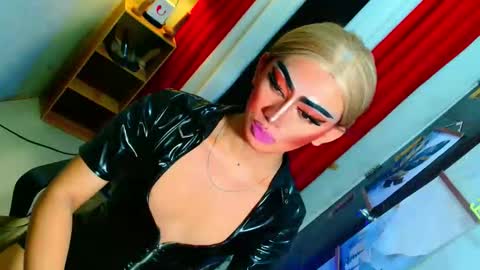 miss yasii online show from December 15, 8:25 pm