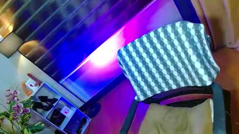 miss yasii online show from February 10, 4:25 pm