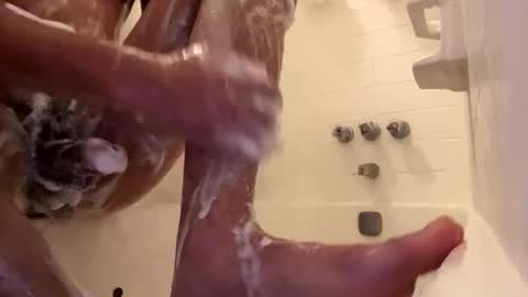 Yellow boy online show from February 26, 3:39 pm