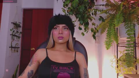 yeriawaddell  online show from March 29, 12:11 am