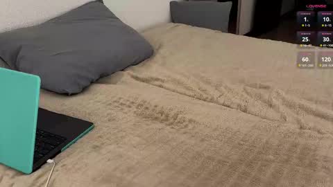 yexes online show from September 25, 9:38 am