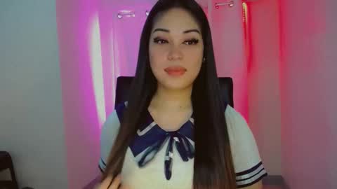 Snapshot of your_gwen22 chatting on December 4, 8:34 pm GWEN online show from December 4, 8:34 pm