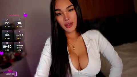 Miss Larah online show from December 3, 3:44 am