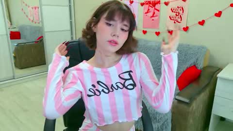 Snapshot of your_tender_doll chatting on October 4, 11:22 am Alice online show from October 4, 11:22 am