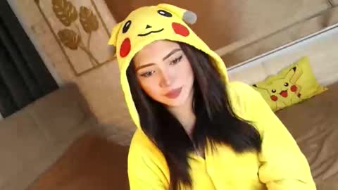 JEN  online show from September 16, 10:42 am